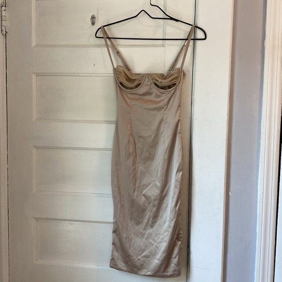 NWT Oh Polly Cut ‘Em Off Satin Bodycon Midi Dress in Beige, Size 0 - Picture 5 of 17